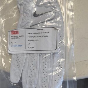 Nike White and Black Golf Glove with Swoosh Accent